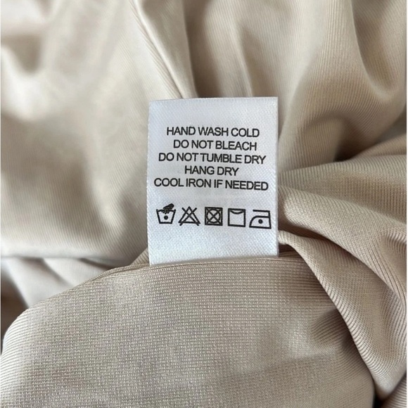 NWT Lovers and Friends Elegant Silver metallic One-Shoulder Jumpsuit - Picture 10 of 10